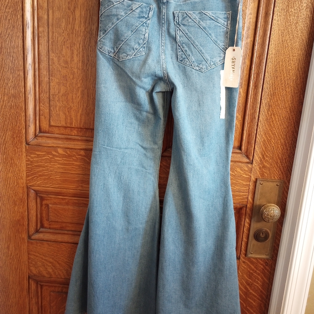 Shyanne NWT Jeans, Size 28x32 - Picture 3 of 10